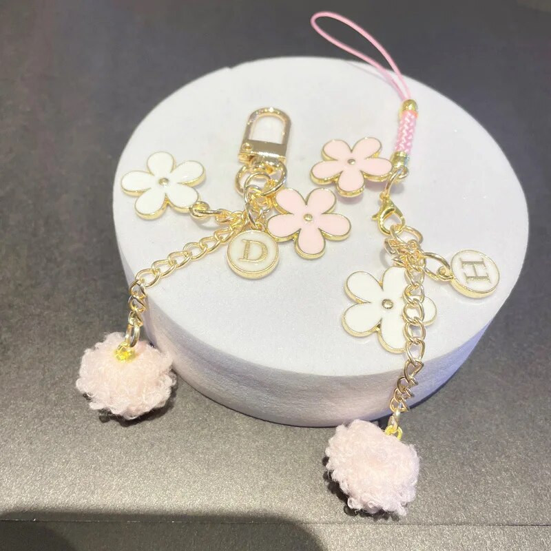 Modes imitācijas pērļu ziedu atslēgu piekariņš Cute Sakura Rose plīša lodīšu atslēgu piekariņš sievietēm Meiteņu auto rokassomiņa Tālruņa kulonu aksesuārs