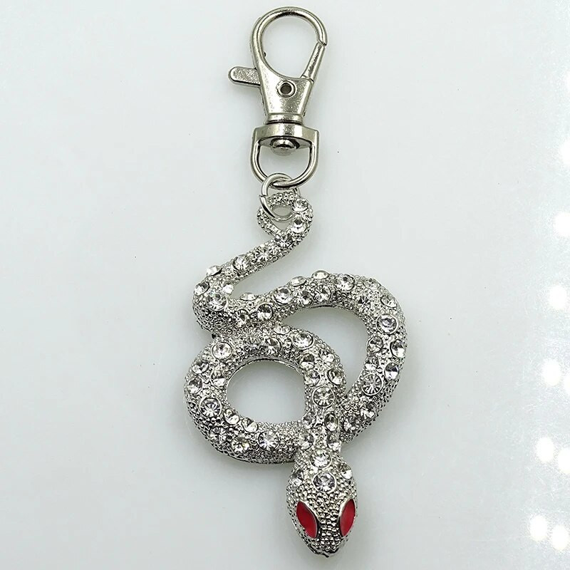 XDPQQ slatka zmija privjesak za ključeve poklon ženska torba privjesak novi trodimenzionalni metalni privjesak za ključeve torba za ključeve automobila ukrasni nakit