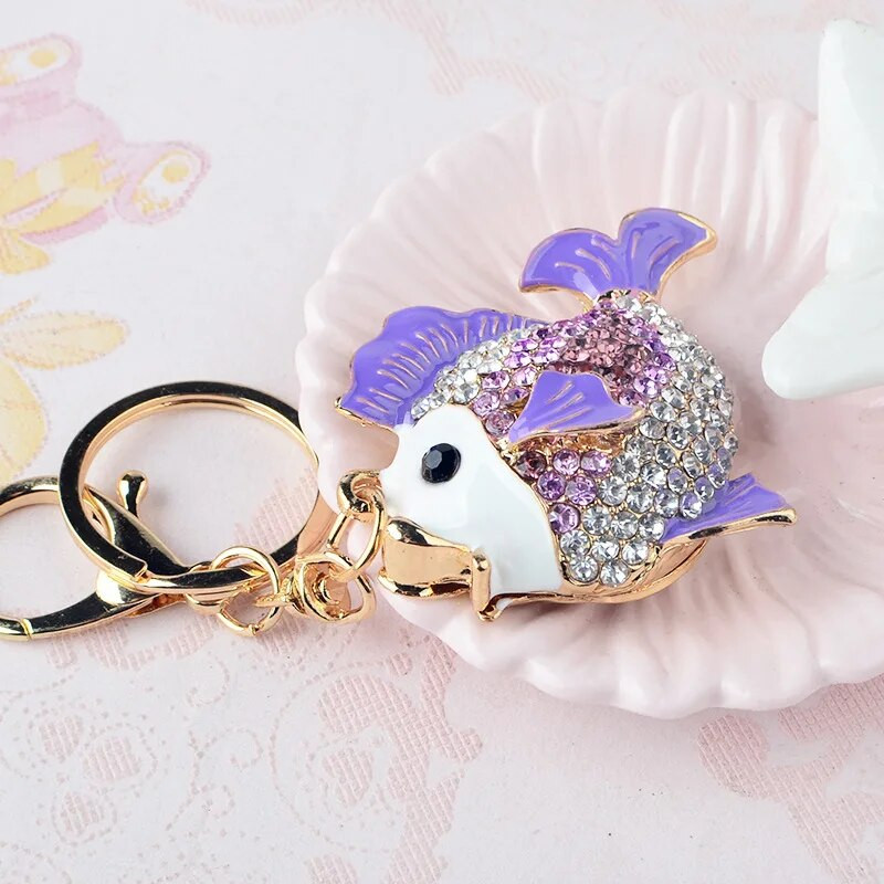 Izsmalcināts emaljas kristāla zivju atslēgu piekariņu turētājs Zelta zivtiņas somas sprādzes rokassomas kulons auto atslēgu piekariņiem atslēgu piekariņiem