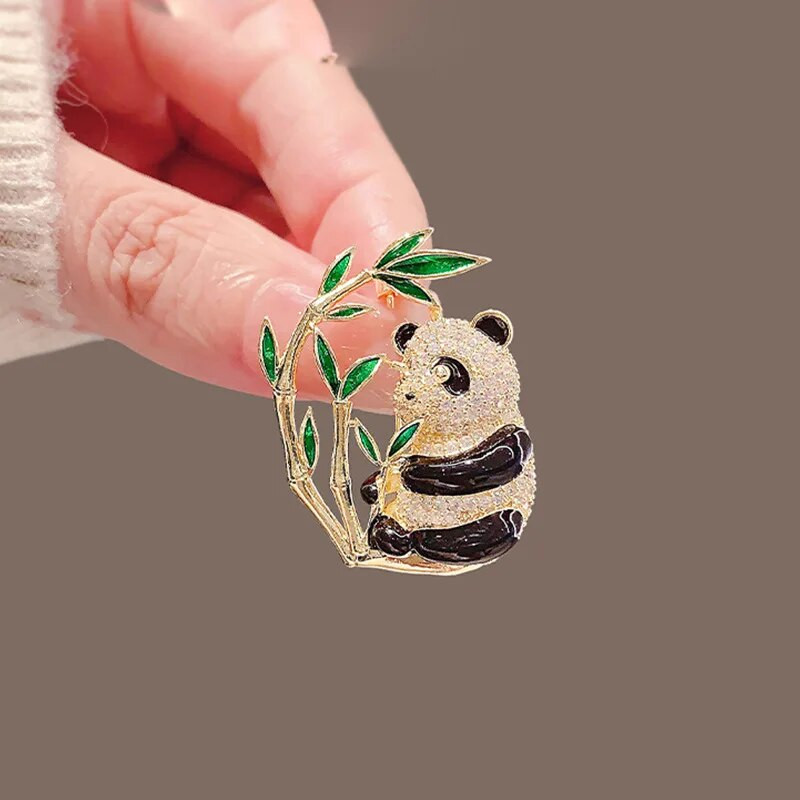 Jauka Panda ēst bambusa atloka piespraudes piespraudes sievietēm meitenes bērniem kalnu kalnu nozīmīte biroja ballītes rotaslietas aksesuāri