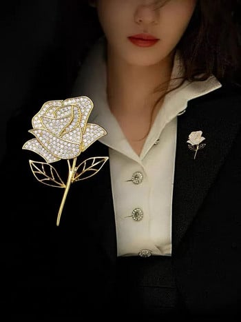 Модни инкрустирани розови брошки с кристали за жени Луксозни личностни златни цветя Метални брошки Игли Бижута Сватбени подаръци