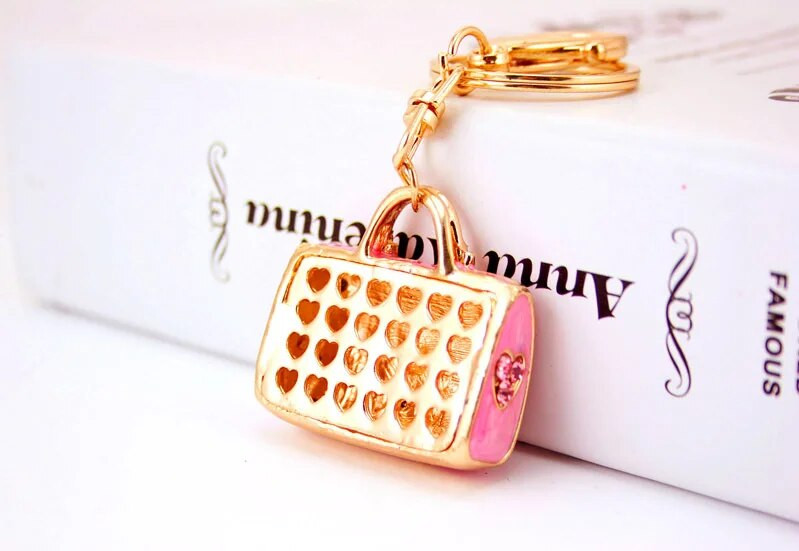 Radošs gudrs 3 krāsu krāsas pulveris dāmu rokassomu soma atslēgu piekariņš pilošs eļļa process auto atslēgu piekariņš metāla kulons maza dāvana