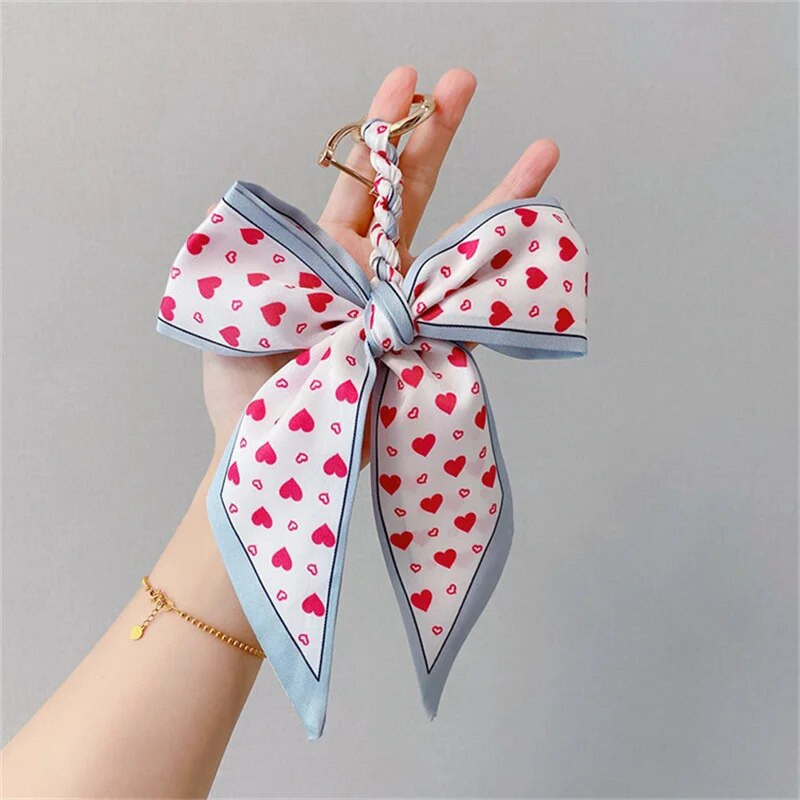 Radošs, elegants, liels loks zīda šalles atslēgu piekariņš sievietēm mugursoma somas kulons jauks auto atslēgu piekariņš modes atslēgu piekariņu piekariņš meitenēm