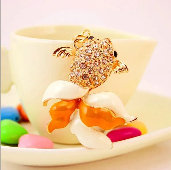 Liela daudzuma kristāla zivju atslēgu piekariņu turētājs Zelta zivtiņas soma sprādzes rokassomas kulons automašīnu atslēgu piekariņiem sievietēm atslēgu piekariņu dāvana K1575