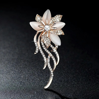 Elegantas Crystal Bauhinia saktas sievietēm Modes Rhinestone Pušķis Piespraudes Kāzu Rotaslietas Apģērbi Mētelis Atloku piespraudes