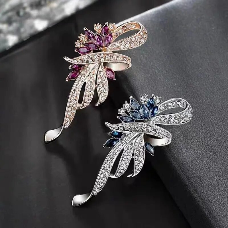 Elegantas Crystal Bauhinia saktas sievietēm Modes Rhinestone Pušķis Piespraudes Kāzu Rotaslietas Apģērbi Mētelis Atloku piespraudes
