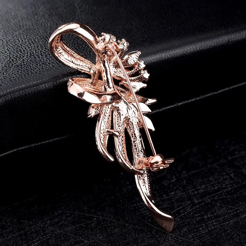 Elegantas Crystal Bauhinia saktas sievietēm Modes Rhinestone Pušķis Piespraudes Kāzu Rotaslietas Apģērbi Mētelis Atloku piespraudes