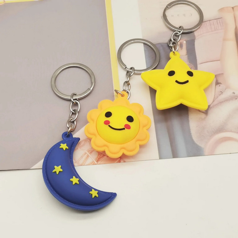 Creative Smiley Face Sun Moon Star Keychain PVC mīksta plastmasas maisiņa kulons Bezmaksas piegāde Creative Gift Action Figure Auto atslēgu piekariņš