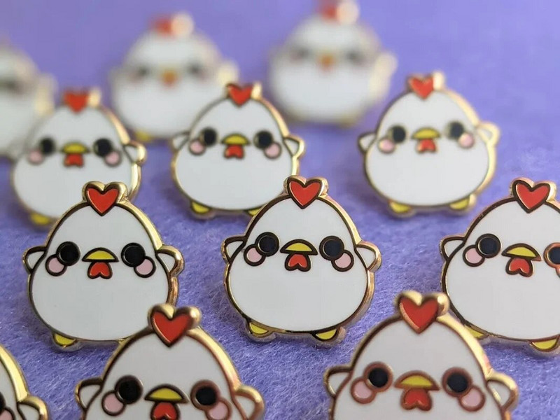 Kawaii Tiny Frog Cieta emalja rozā/zaļa vardes atloka piespraudes Dzīvnieku nozīmītes sakta dārglietu aksesuāram