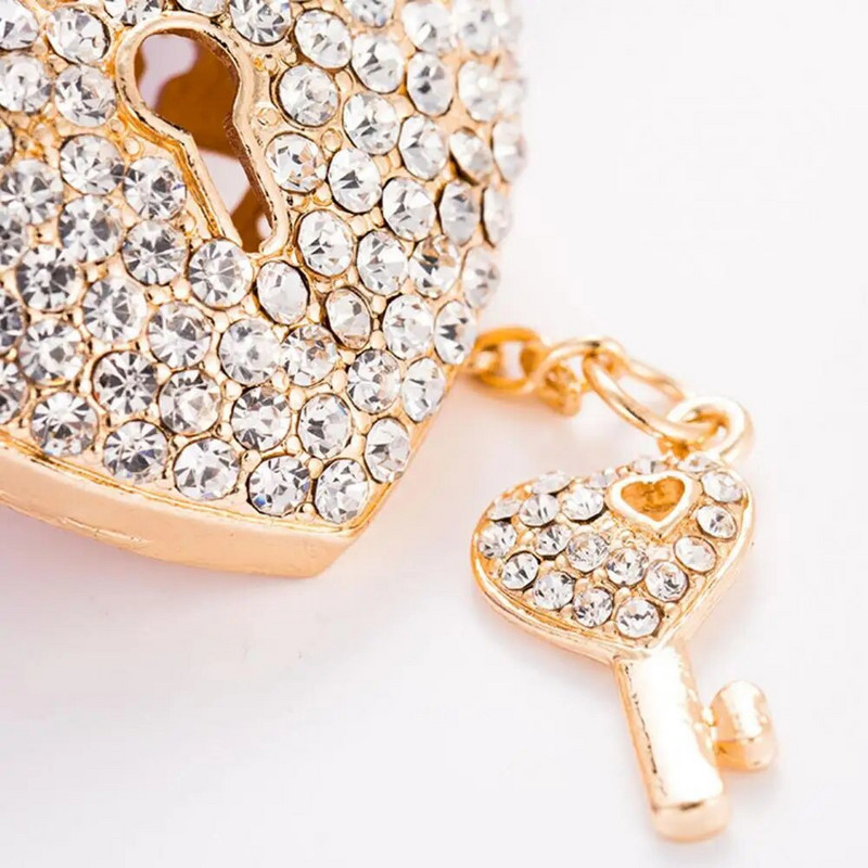 Sjajni luksuzni privjesak za ključeve od umjetnog kristala sa vještačkim kamenčićima u obliku srca Rese od legure cinka Privjesak za ključeve za automobil Privjesak za ključeve Torba Viseći privjesak Nakit