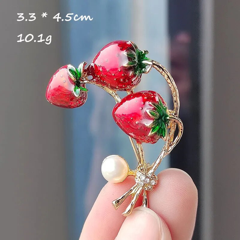 Vintage σμάλτο φράουλα καρφίτσες Φρούτα λουλούδι Strawberry Girl Μαργαριτάρι καρφίτσα Μεταξωτό μαντίλι πόρπη Ρούχα Αξεσουάρ τσάντα καπέλων DIY