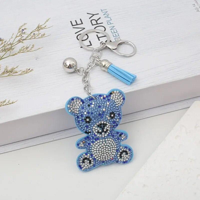 Creative New Cartoon Bear Hot Drilling Car Chain Key Chain Fashion χαριτωμένη τσάντα αρκούδα Φούντα κρεμαστό μπρελόκ για γυναίκες