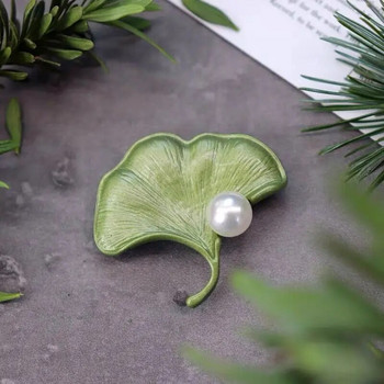 Уникален дизайн Свежи зелени листа Перлени брошки за жени Модни креативни бижута Подаръци Брошка Игли Чар Аксесоари за рокли