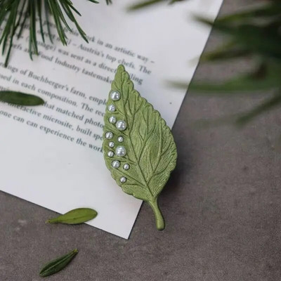 Jedinstveni dizajn Svježe zeleno lišće Biserni broševi za žene Modni kreativni nakit Pokloni Broševi Igle Šarm Dodaci za haljine