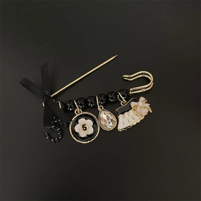 Trend Pearl Bow Brooches Small Fragrance Number 5 All-match καρφίτσα καρφίτσα Tassel Fresh γυναικεία κοσμήματα Αξεσουάρ ρούχων