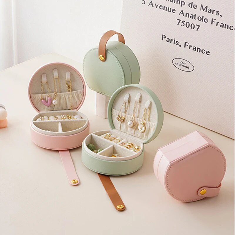 Käeshoitav kaasaskantav ehete hoiukarp Reisi ehteümbris Nahast hoiustamiskõrvarõngad kaelakee sõrmus ehete korraldaja kuva