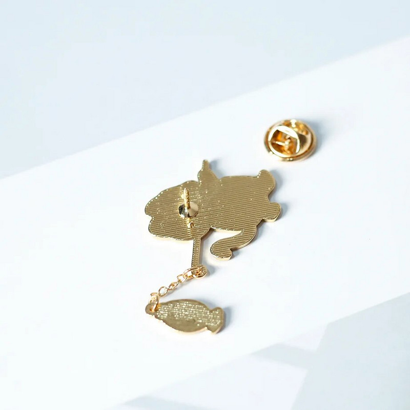 Jauns modes radošs kaķu makšķerēšanas dizains Metāla emaljas piespraudes multfilma Jauka dzīvnieka nozīmītes piespraude Labākais draugs dāvanu rotaslietas aksesuāri