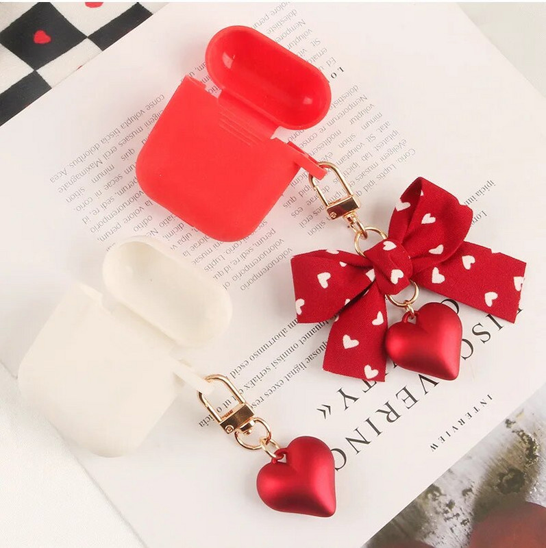Jauki meitenīgi, sarkani loki, sirds atslēgu piekariņi, modes metāla atslēgu piekariņi.
