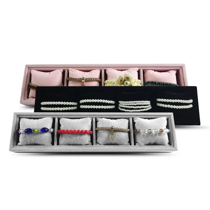 4 režģi, spilvenu paliktņi, rotaslietas aksesuāri, rokassprādzes, rokassprādzes, samta rotaslietas, spilvenu turētājs, vitrīna, rotājumu glabāšana