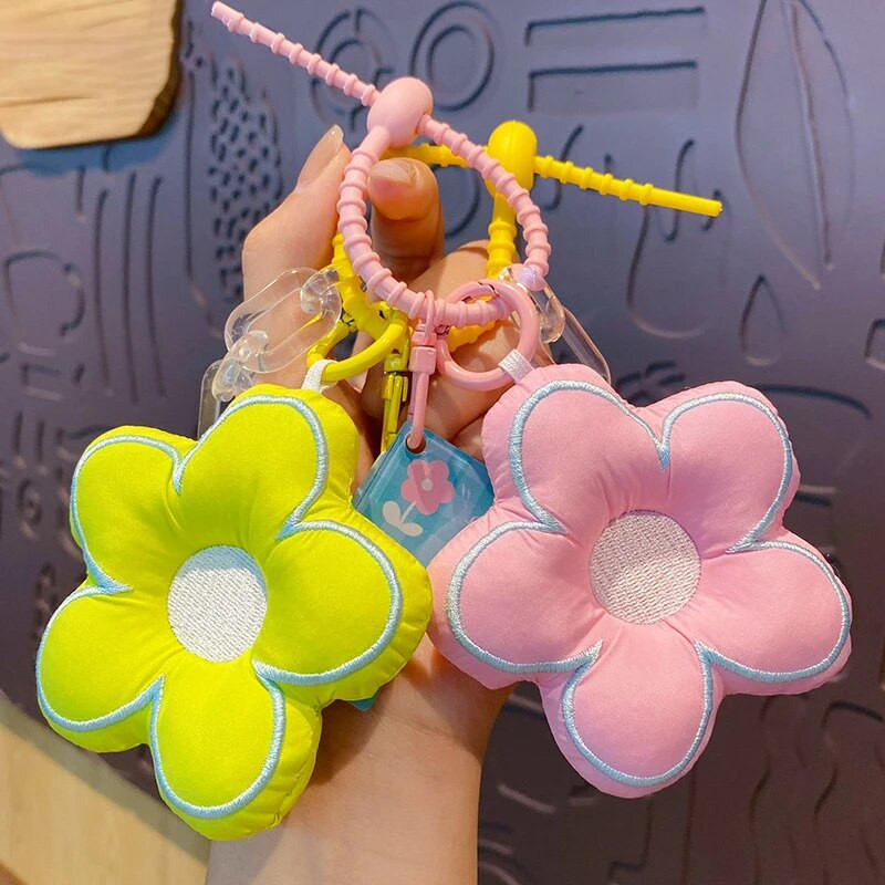 Modes pildīti atslēgu piekariņi kulonu soma piekariņi ar ziediem aksesuāri rokassomu rotājumi Jauka štrope automašīnas atslēgu ķēde