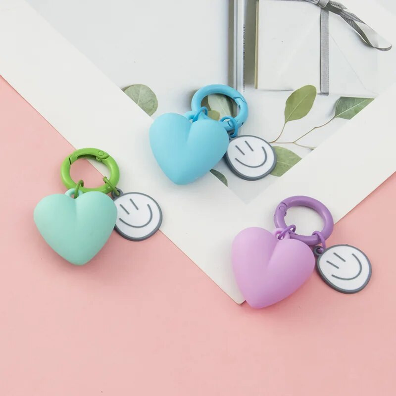 Jauka multfilma Smiley Face Kulons Persiku Sirds Vienkārši Kuloni Atslēgu piekariņš Sievietēm Pāris Aizdares Ķēdes Aksesuāri Dekorācijas Somas