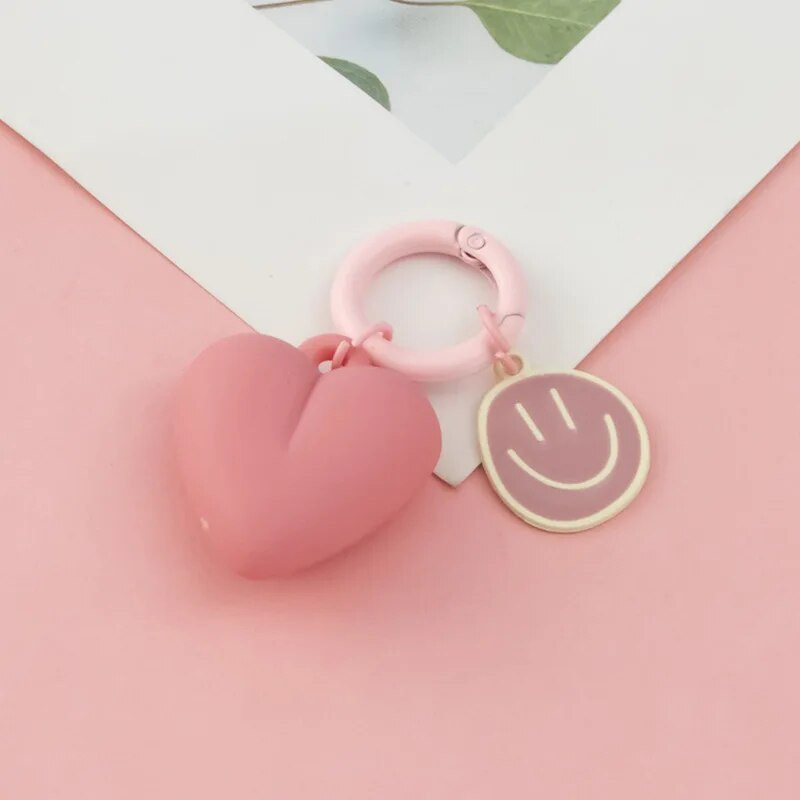 Jauka multfilma Smiley Face Kulons Persiku Sirds Vienkārši Kuloni Atslēgu piekariņš Sievietēm Pāris Aizdares Ķēdes Aksesuāri Dekorācijas Somas