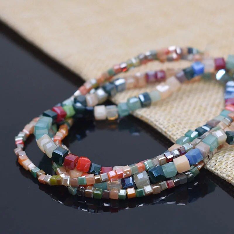 Rozā pur krāsa 3 4 5 mm čehu stikla kristāla krelles kubs kvadrātveida kristāla krelles piekariņi krāsa konfekšu sēklu krelles DIY rotaslietas izgatavošanai