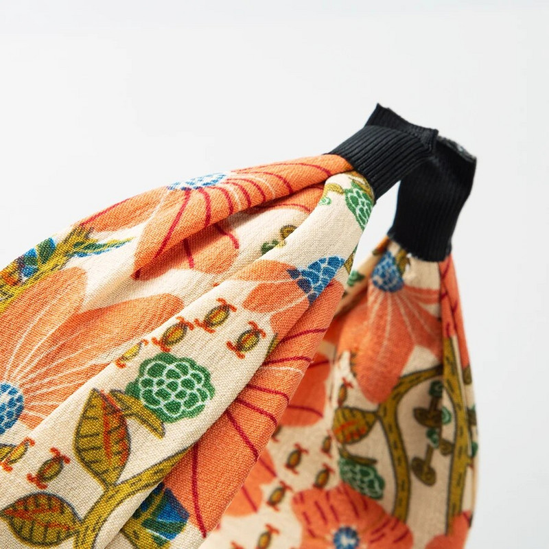 Μοντέρνα και απλή στριφτή κορδέλα μαλλιών, κεφαλόδεσμος από φρέσκο και εμπριμέ ύφασμα, αξεσουάρ μαλλιών με φαρδιά άκρη