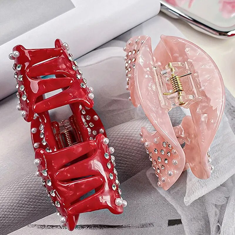 Caurspīdīga Rhinestone White Pearl pārspīlēt unikālas lūpas Yin Yang Tai Chi Heart Luksusa matu spīle sievietēm Meiteņu galvassegas JAUNUMS