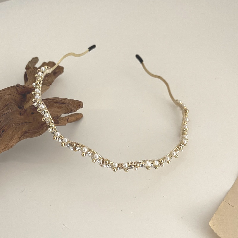 Izsmalcinātas cirkona galvassegas Vienkārša retro pērļu galvas saite, kas vicinās ballītes kroņa galvas stīpā Eleganta sieviešu zelta lentes galvassega