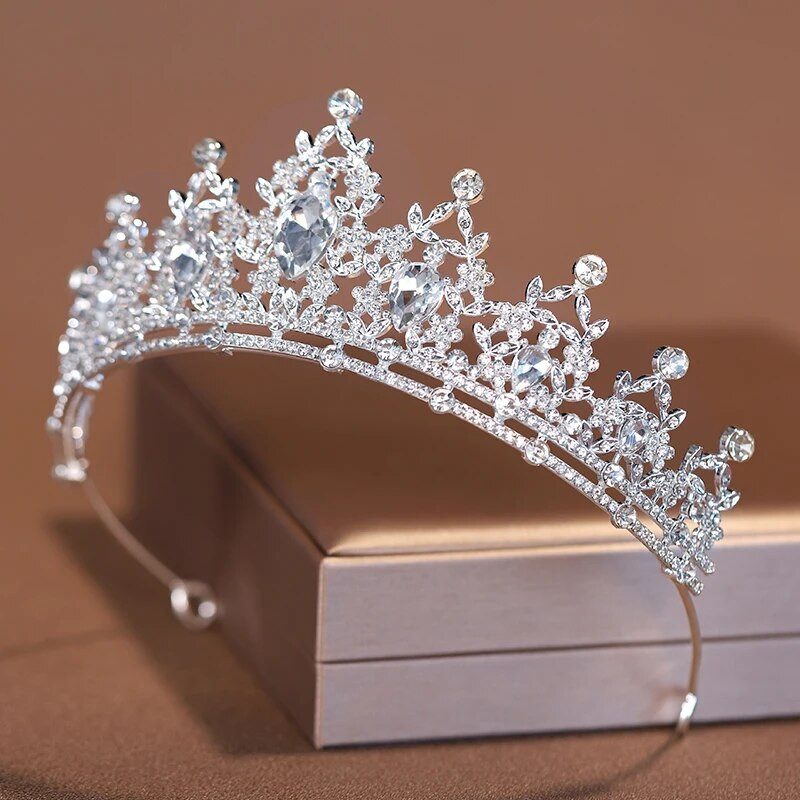 Itacazzo Νυφικά Καπέλα Μπαρόκ σε ασημί χρώμα Πολυτελές στιλ Εκθαμβωτικό γυναικείο νυφικό στέμμα γενεθλίων για κορίτσι τιάρα