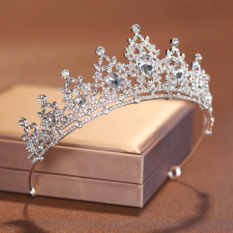 Itacazzo Νυφικά Καπέλα Μπαρόκ σε ασημί χρώμα Πολυτελές στιλ Εκθαμβωτικό γυναικείο νυφικό στέμμα γενεθλίων για κορίτσι τιάρα