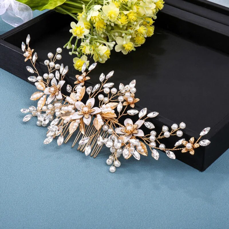 Ar rokām darināti sudraba krāsas ziedu matu ķemmes pērļu rhinestone ziedu matu aksesuāri sievietēm līgavu kāzu aksesuāri tiāra