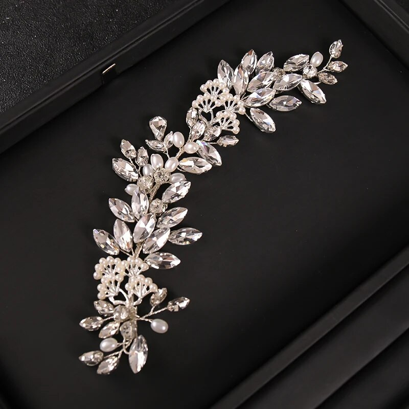 Hõbedase värviga kristallpärlilehega peapael Juuksepael Tiara naistele Pruudi pulmajuuksed Aksessuaarid Ehted Viinapuust peakate