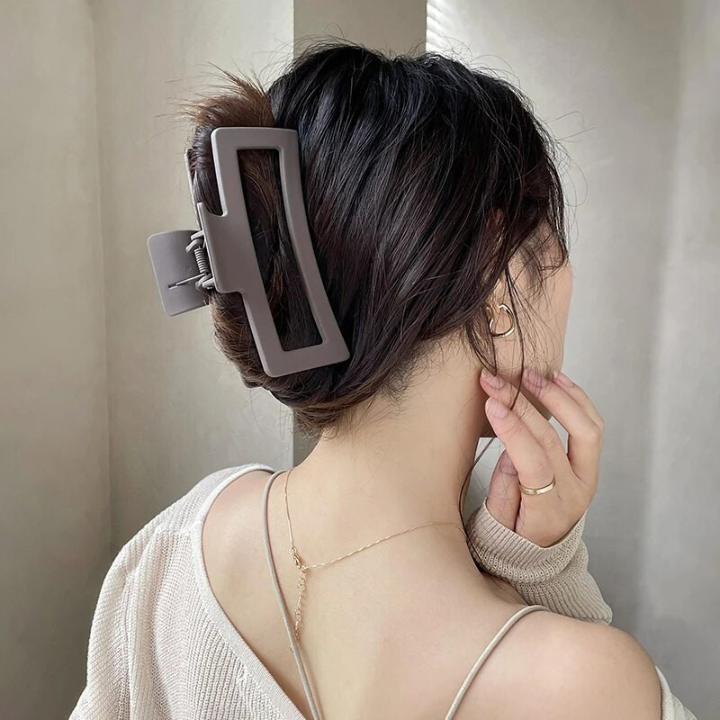 Suur jäätunud ruudukujuline haaratsiklamber 13 cm õõnsa seljapeaga juuksenõelaga juuksenõelaga juuksetarvikud Lihtne haiklambriga juukseklamber