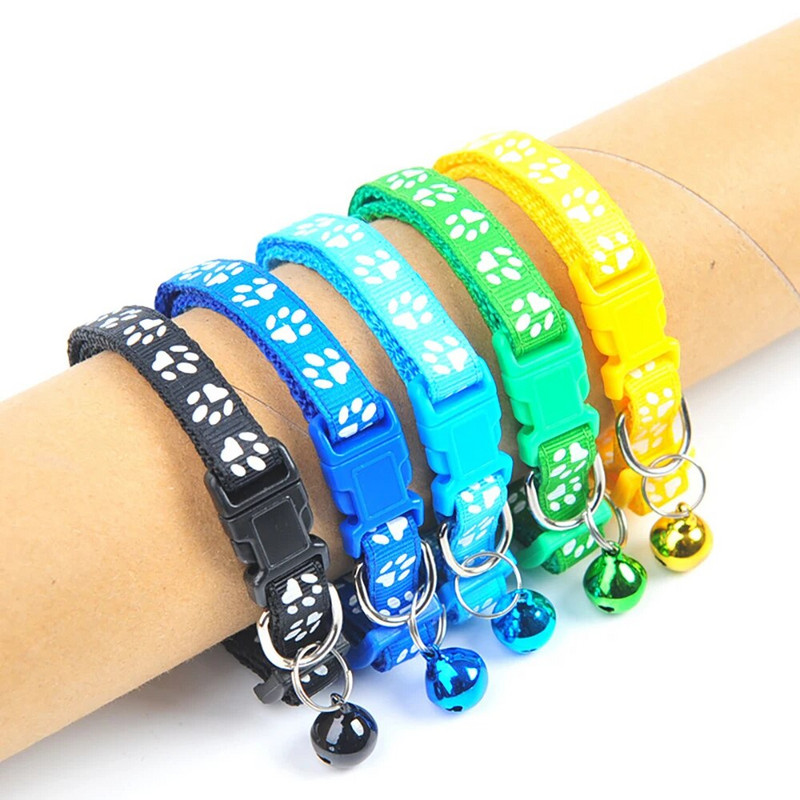 1 tk värviline lemmikloomamustriline väike koera- ja kassi kaelarihm koos kellukesega reguleeritavate kikilipsudega Koerte kikilipsud DIY Band jalajäljega lemmiklooma kaelarihm
