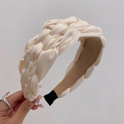 Bohēmijas krāsaina satīna bize