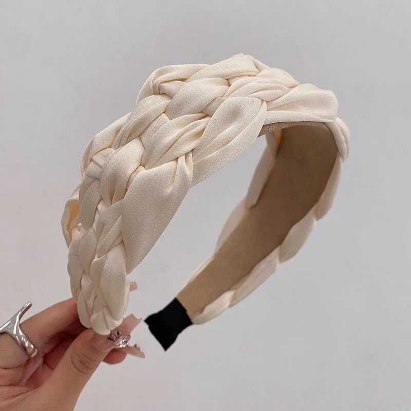 Bohēmijas krāsaina satīna bize