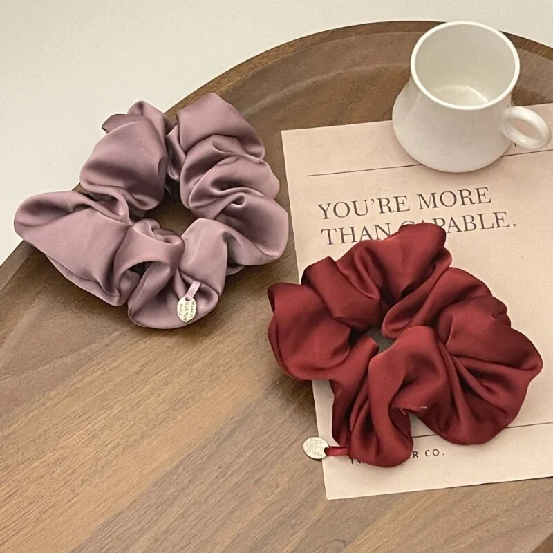 Satin Silk Hair Scrunchies Black Hair Saites Meitenēm un Sievietēm Scrunchie Vienkrāsains matu aksesuāri Scrunch matu sprādzes sievietēm