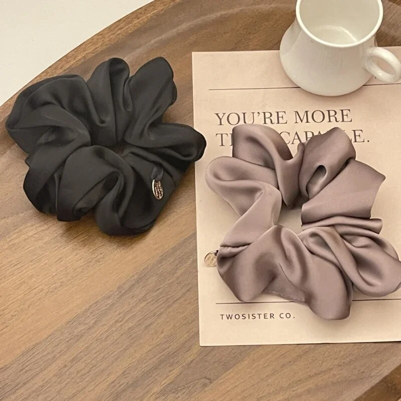 Satin Silk Hair Scrunchies Black Hair Saites Meitenēm un Sievietēm Scrunchie Vienkrāsains matu aksesuāri Scrunch matu sprādzes sievietēm