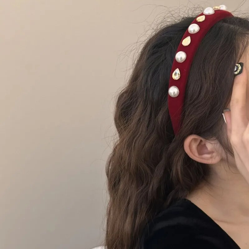 Πρωτοχρονιάτικο κόκκινα μαλλιά γυναικεία μαργαριταρένια μπάντα μαλλιών φθινόπωρο και χειμώνα υψηλής αίσθησης φουρκέτα στολίδι Αξεσουάρ κεφαλιού