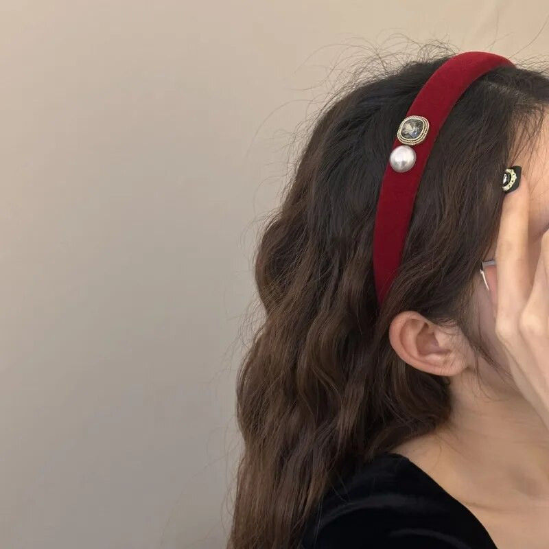 Πρωτοχρονιάτικο κόκκινα μαλλιά γυναικεία μαργαριταρένια μπάντα μαλλιών φθινόπωρο και χειμώνα υψηλής αίσθησης φουρκέτα στολίδι Αξεσουάρ κεφαλιού