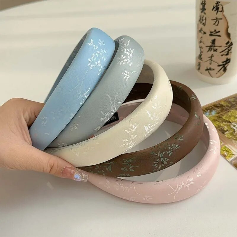 Jauna ķīniešu ziedu sūkļa galvas saite ar augstu galvaskausu ar platu malu galvassegu ar platu malu.