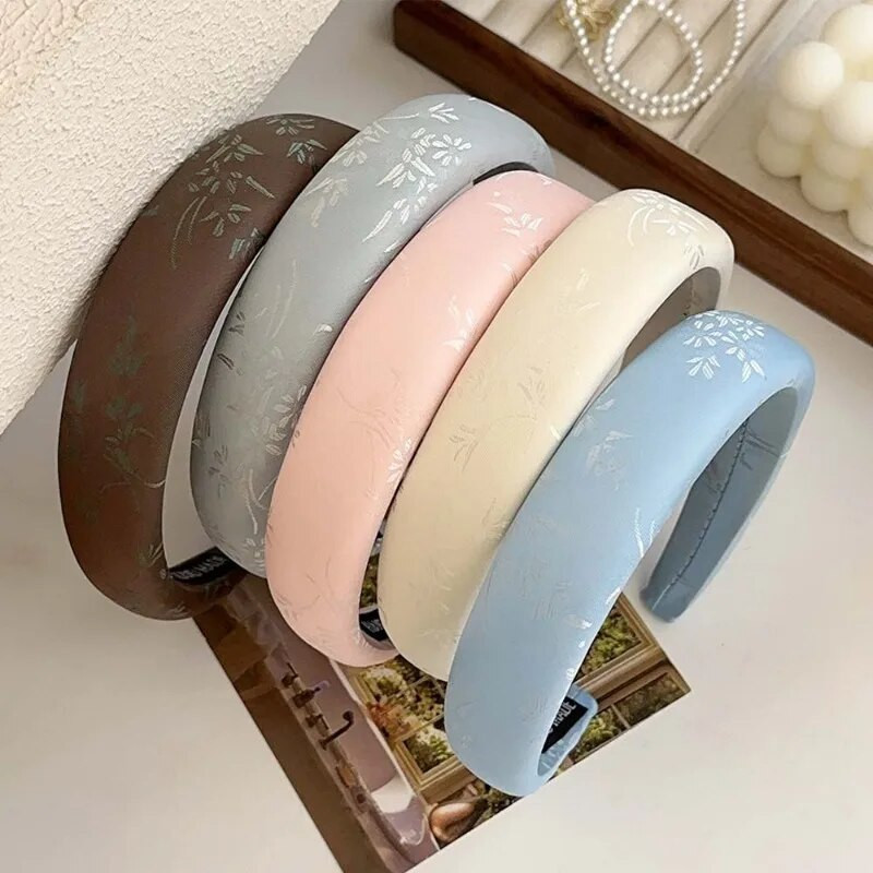 Jauna ķīniešu ziedu sūkļa galvas saite ar augstu galvaskausu ar platu malu galvassegu ar platu malu.