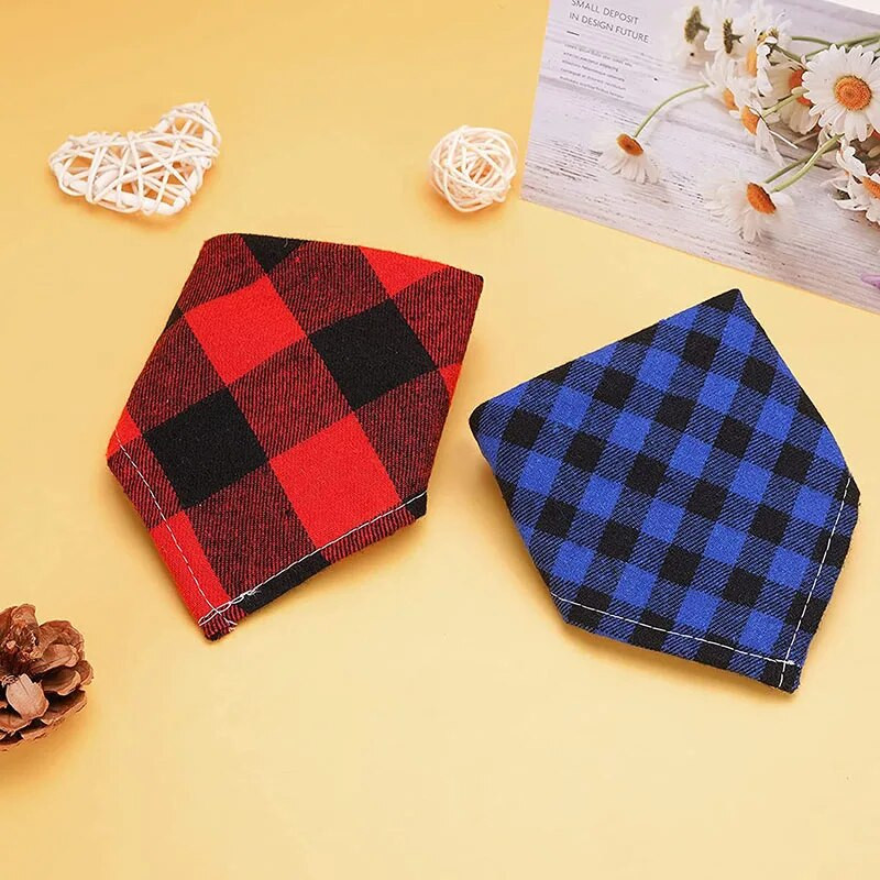 Plaids Kaķis Suns Bandana Mājas kucēns Mīkstas Kokvilnas Bandanas Kabatlakatiņi Šalles Trīsstūrveida pārsēji Aksesuāri kaķēniem kucēniem