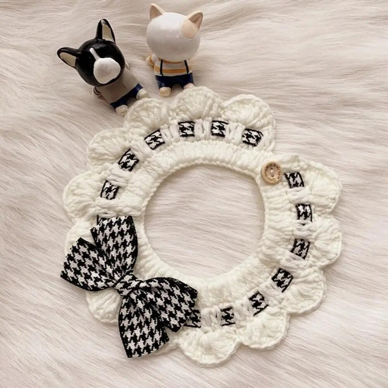 Jauka kaķa kakla siksna ar mežģīņu dizaina bantītes rotājumu, mīksta, ērta mājdzīvnieka kaklasiksna ar pogām kaķiem