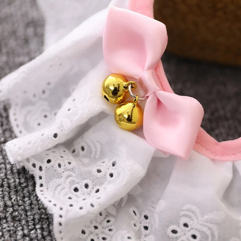 Κολιέ γάτας Κασκόλ κολιέ για κατοικίδια Σκύλος Λουλούδι Σαλιάρα Δαντέλα Λουλούδι με κουδούνια Ρυθμιζόμενη γάτα Αξεσουάρ γάμου σε στυλ Princess