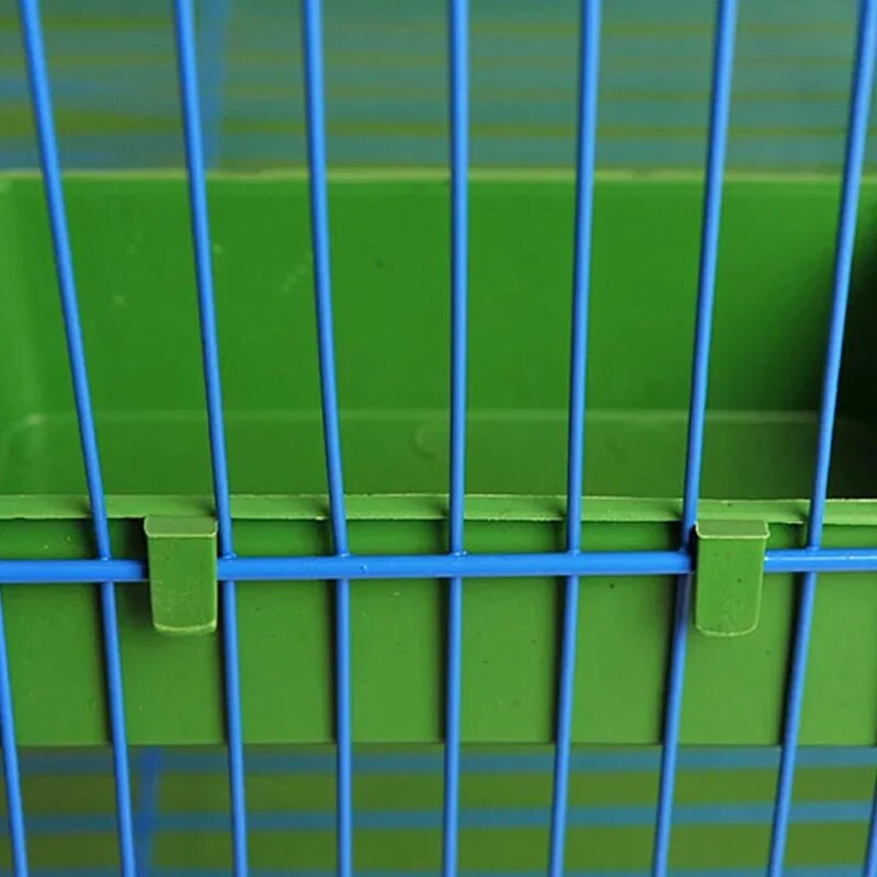 Plastikinė paukščių vonia papūgos dušas vonia paukščių maisto dubuo narvams lesyklėms Maži paukščių papūgos narveliai žaislai Pakabinamas dušas