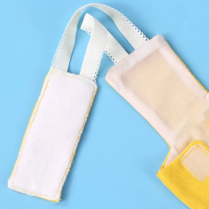 Putnu papagaiļa autiņbiksītes ar tauriņu jauks lidojuma uzvalks autiņbiksītes drēbes zaļiem vaigiem Conure papagailis baloži Vidēji liels mājdzīvnieks putns