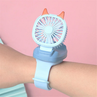 Cartton Cat Design Преносима каишка за китка Мини часовник Ръчен вентилатор USB зареждане Малки акумулаторни вентилатори с цветни LED светлини